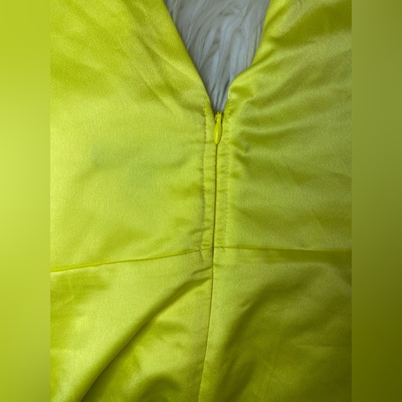 FASHION NOVA Curve 2X Neon Yellow “Wrapped In Your Love” 💛 Romper - Picture 7 of 10